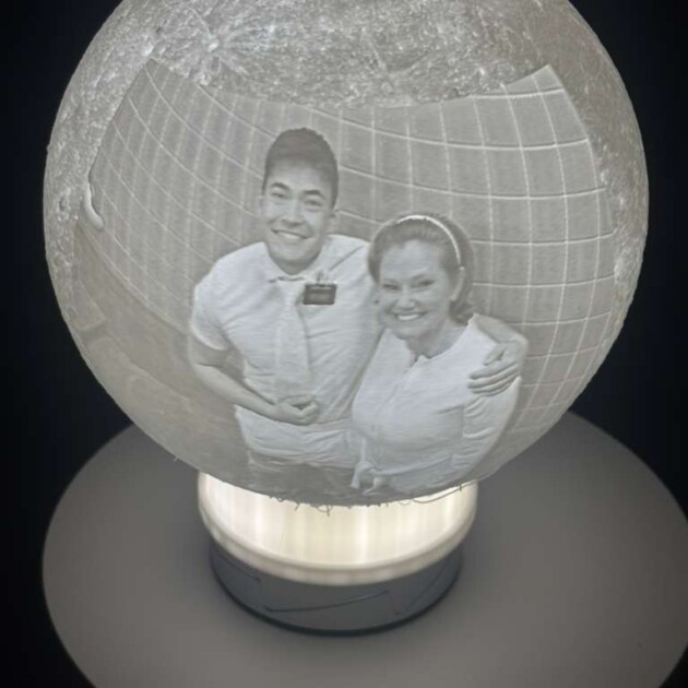 Custom 3D Printed Lithophane – Illuminated Picture with Mini Spotlight